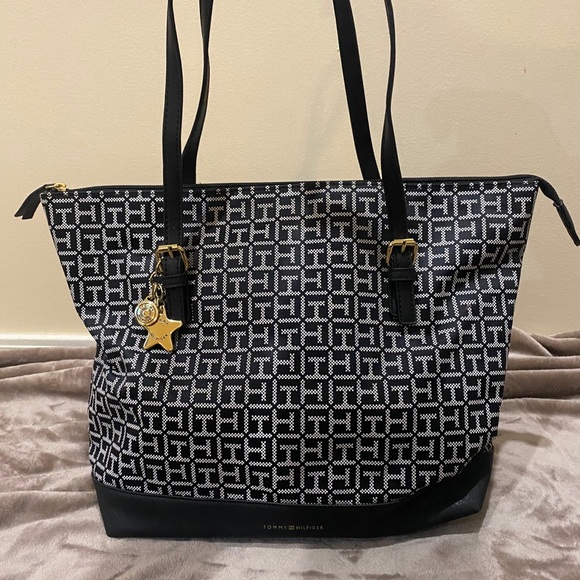 Tommy Hilfiger Tote - Picture 1 of 2